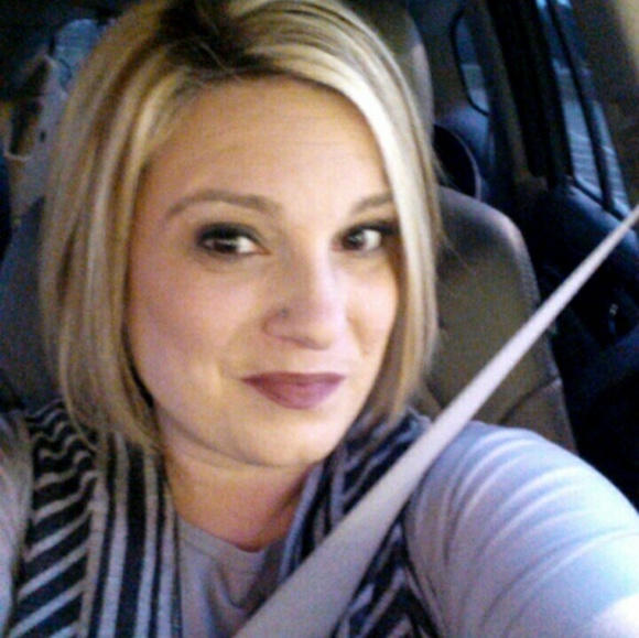 Meet your Posher, Jill - Picture 2 of 3